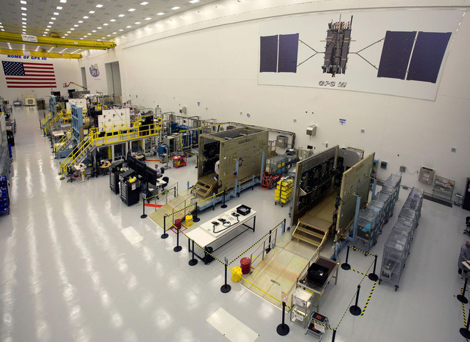 lockheed-martin-gps-satellite-production-29882054262-7025a70afd-o-1606463969737884801830.jpg