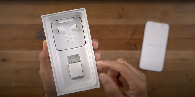 no-charger-or-earpods-in-slim-iphone-12-box-16069704914951936540531.jpg