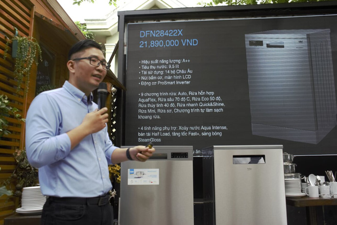ong-le-dunggiam-doc-san-pham-beko-viet-nam-gioi-thieu-2-dong-may-rua-chen-cao-caparw-160503804...jpg
