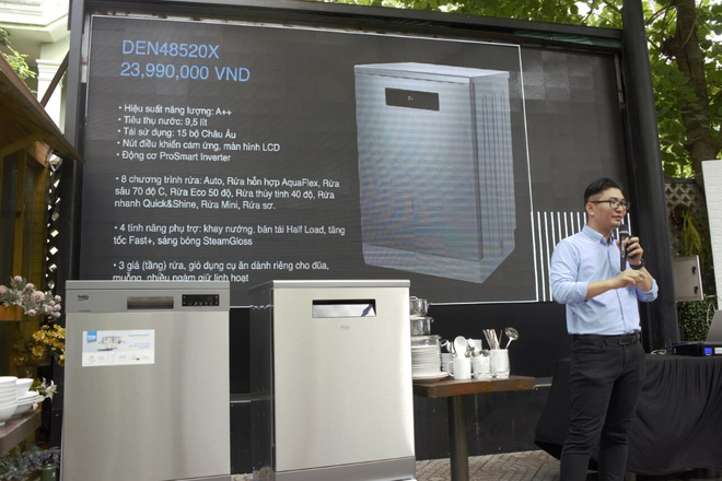 ong-le-dunggiam-doc-san-pham-beko-viet-nam-gioi-thieu-dong-may-rua-chen-cao-caparw-16050379476...jpg
