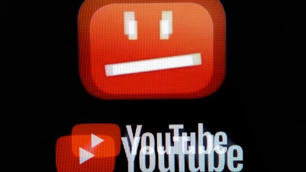 Trải nghiệm hãi hùng của một kiểm duyệt viên YouTube - Ảnh 1.