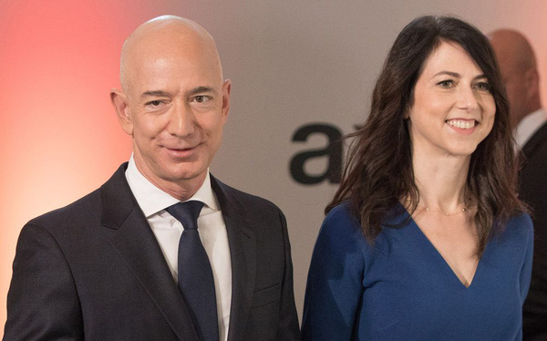  Tài sản Elon Musk lần đầu vượt 100 tỷ USD, Jeff Bezos vượt 200 tỷ USD - Ảnh 1.