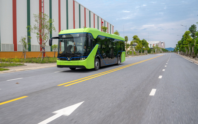  Vingroup chính thức chạy thử nghiệm xe buýt điện VinFast - Ảnh 1.