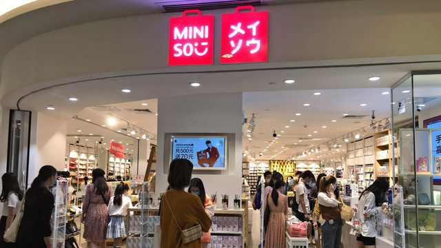  Bán đồ Nhật nhái’ giá bèo, 7 năm chưa hề có lãi, điều gì khiến Miniso nổi lên như một thế lực toàn cầu, tăng trưởng vượt cả Uniqlo và Muji? - Ảnh 2.